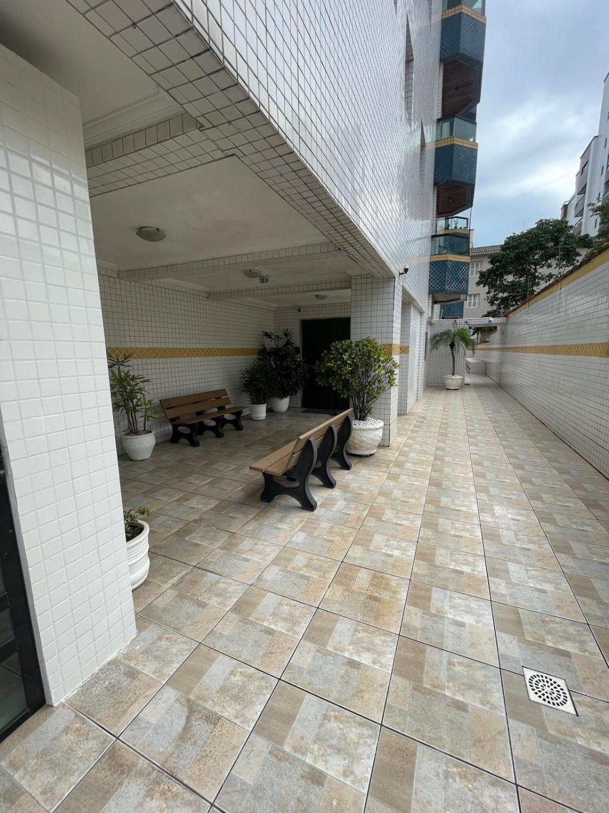 Ape Completo, 5 Min Da Praia, Com Duas Sacadas